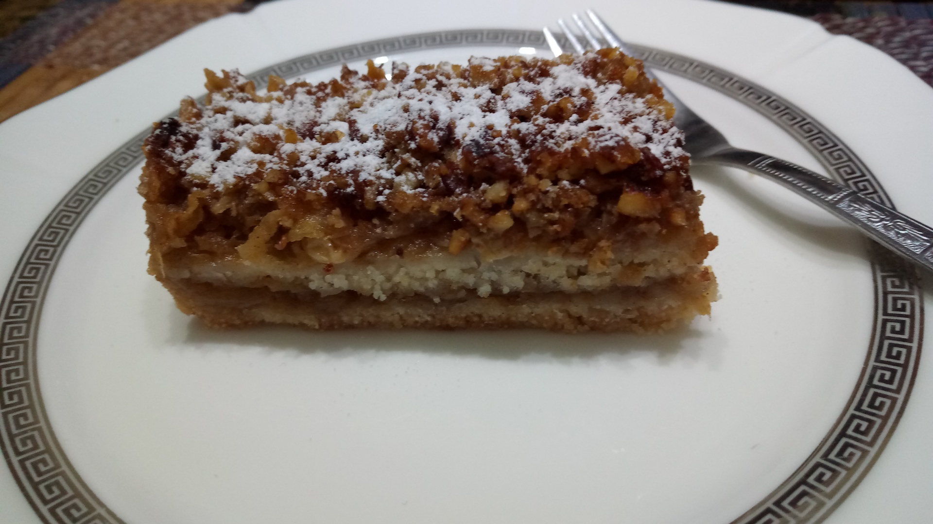 Prajitura cu mere si gris (de post)