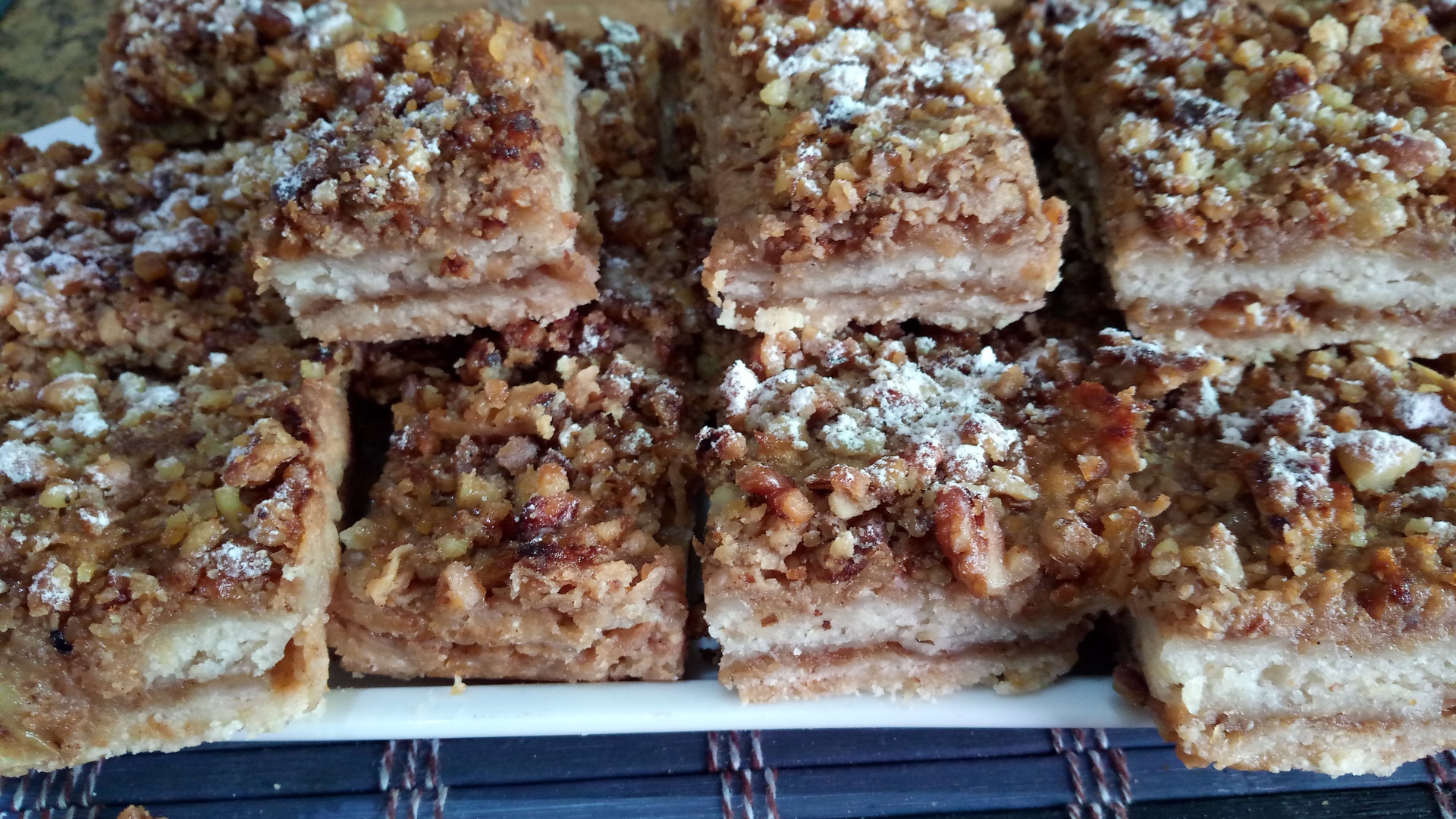 Prajitura cu mere si gris (de post)