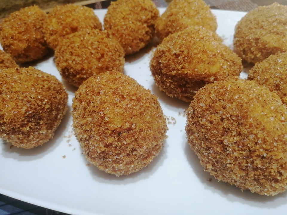 Gomboti cu prune si nuca (galuste cu prune si nuca)