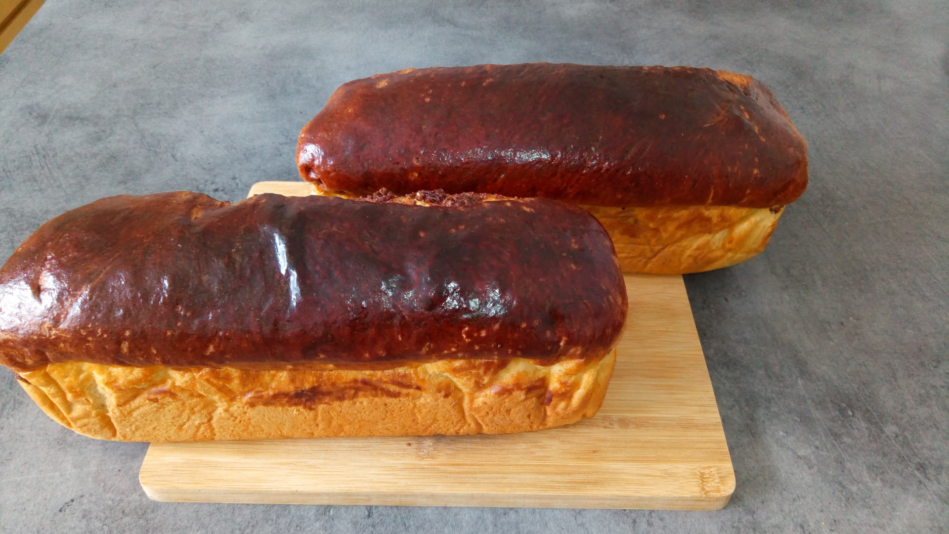 Cozonac cu aluat oparit. Ramane moale si pufos mai multe zile