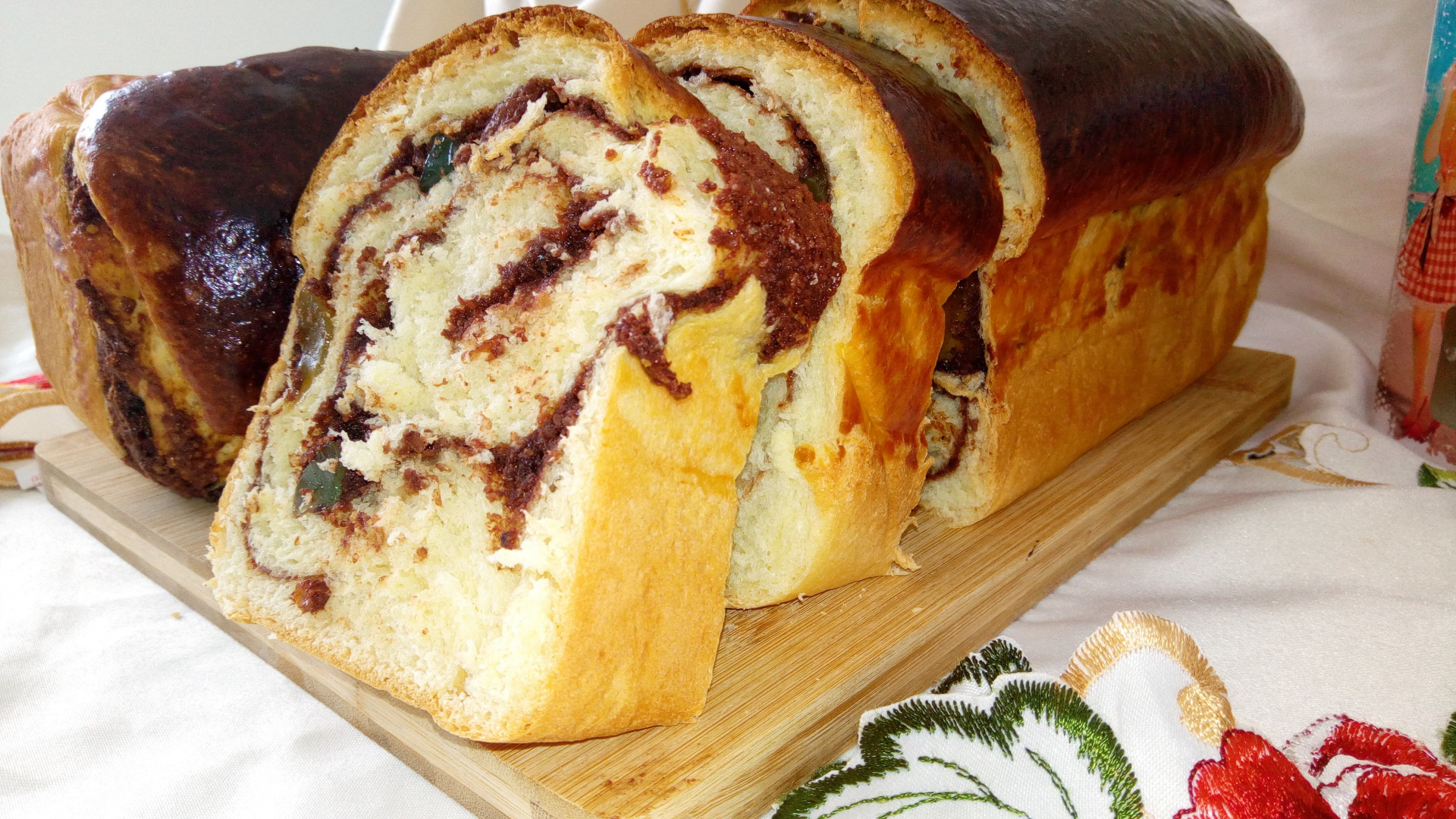 Cozonac cu aluat oparit. Ramane moale si pufos mai multe zile