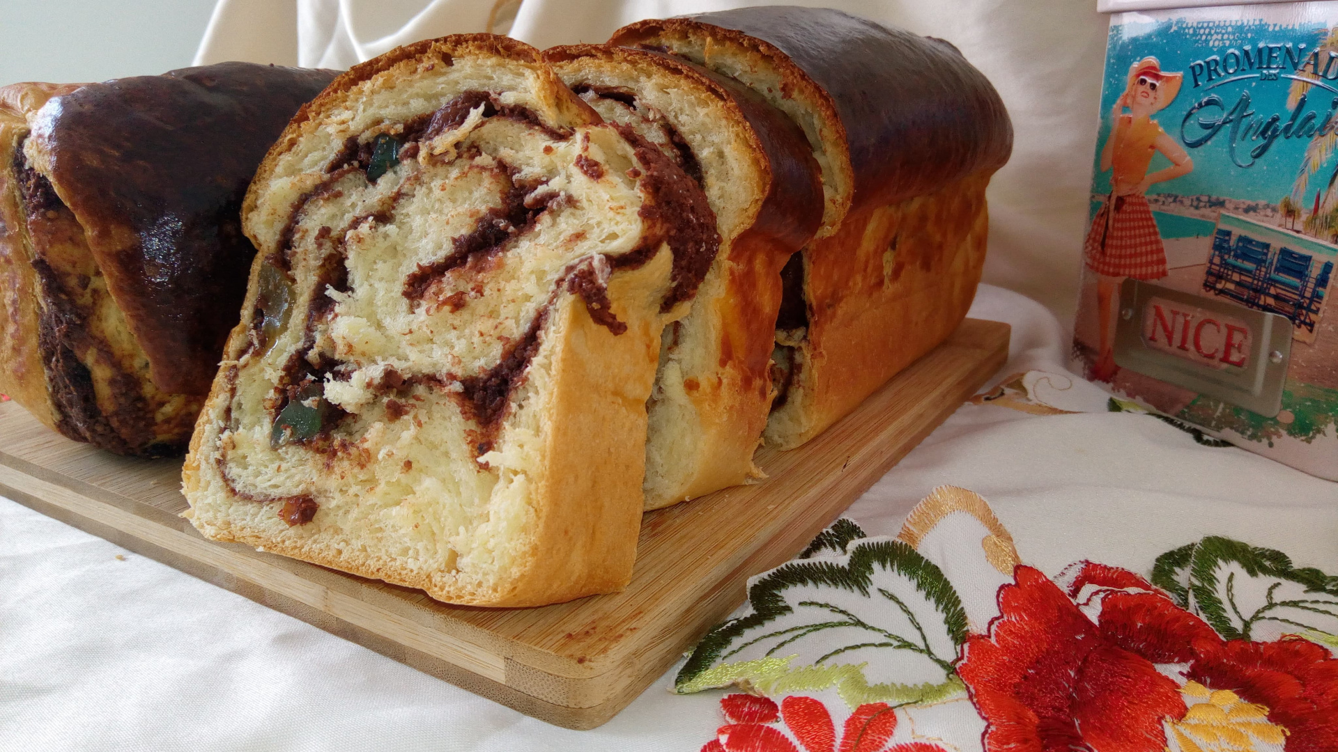 Cozonac cu aluat oparit. Ramane moale si pufos mai multe zile