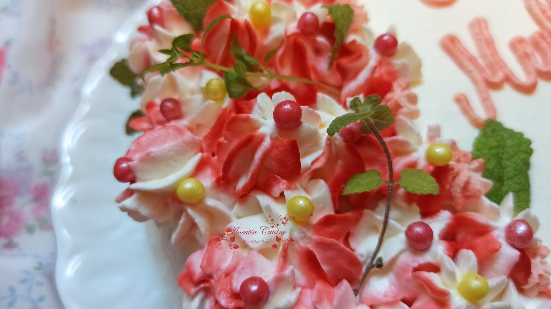 Tort cu migdale, cafea si frisca