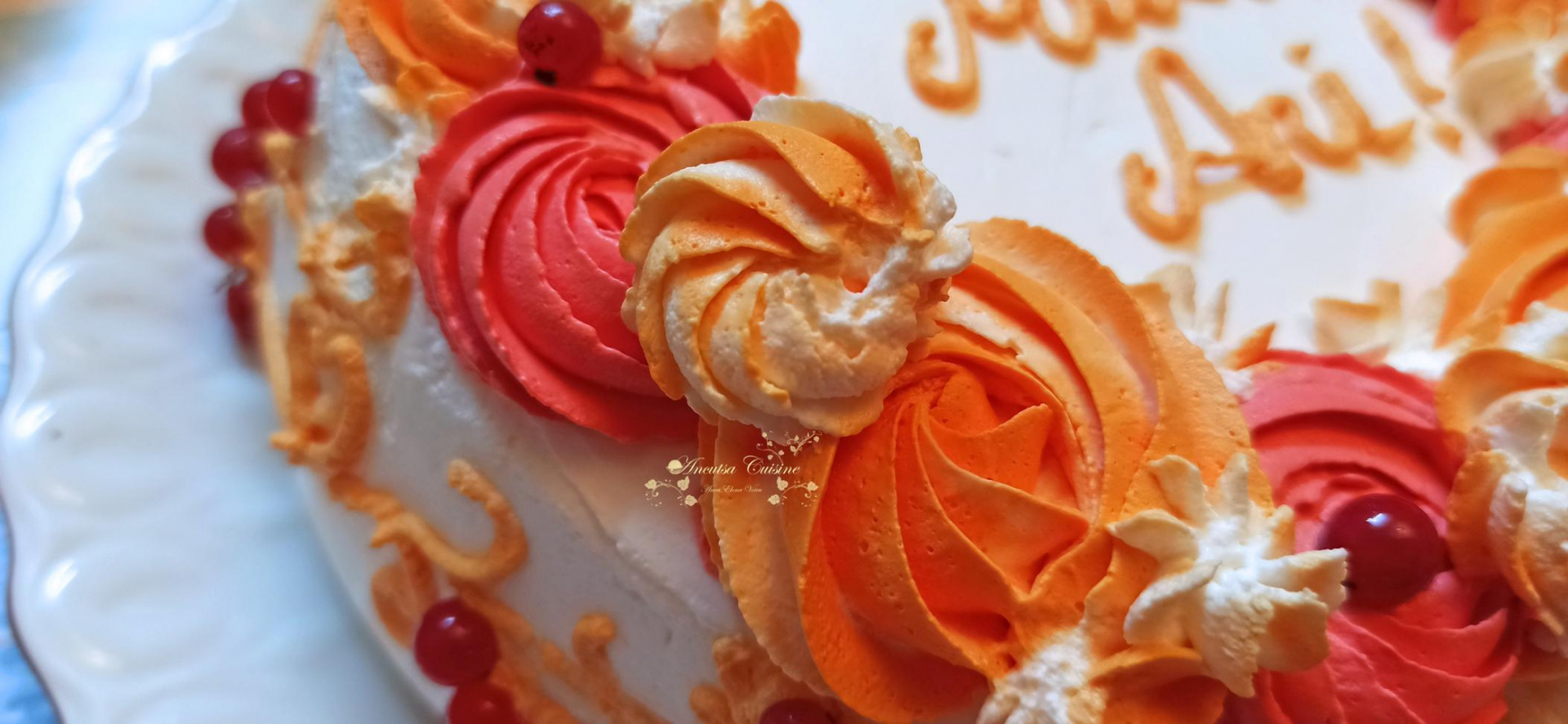 Tort cu nuci braziliene, crema de ciocolata si mousse de cafea