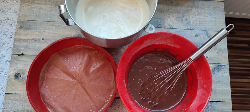 Tort cu cafea, ciocolata si amarene