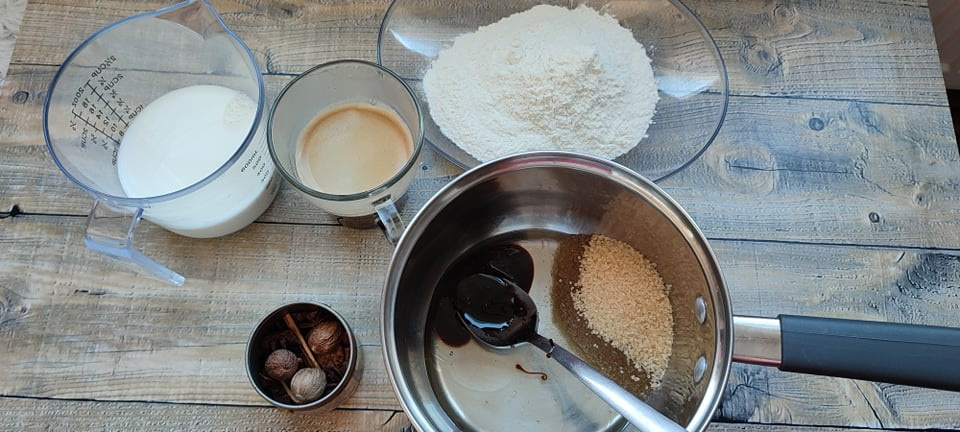 Tort cu cafea, ciocolata si amarene