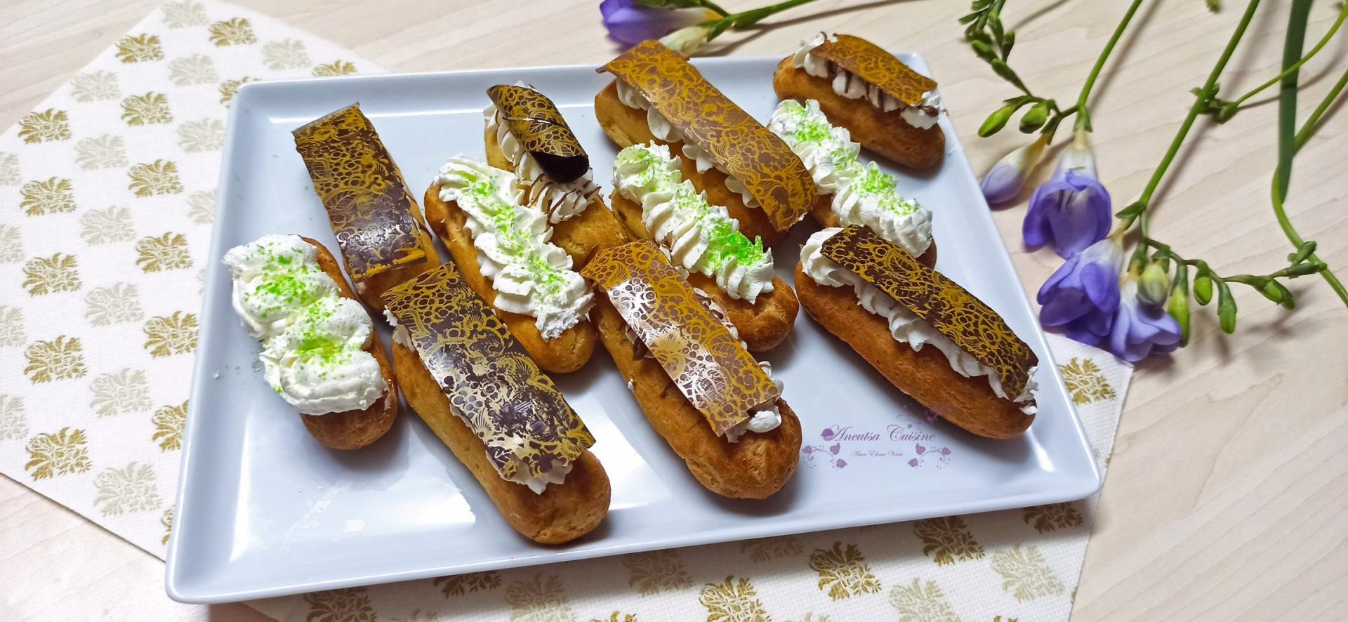 Eclere cu lamaie, ciocolata si cafea