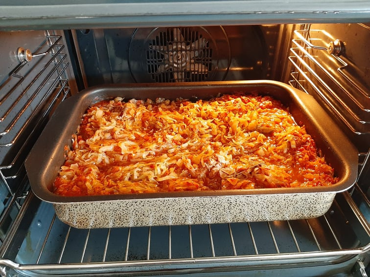 Varza calita cu carne de porc