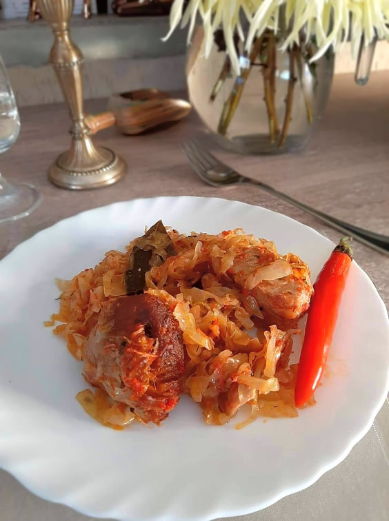 Varza calita cu carne de porc