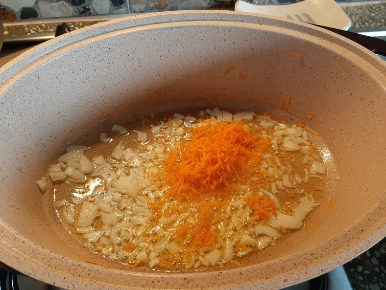 Pilaf de orez cu pui