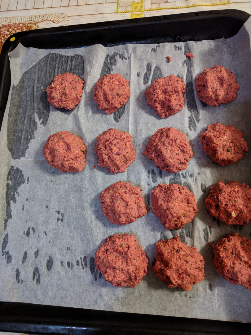 Chiftele de post din linte rosie si sfecla