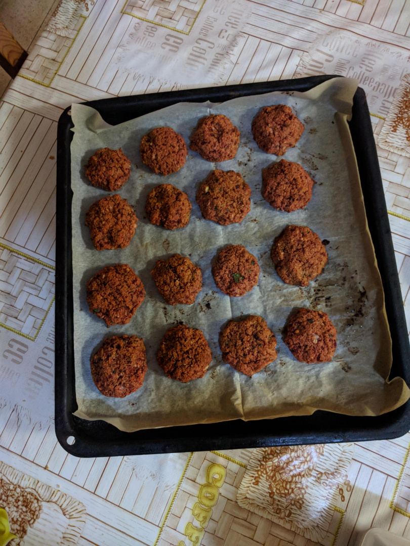 Chiftele de post din linte rosie si sfecla