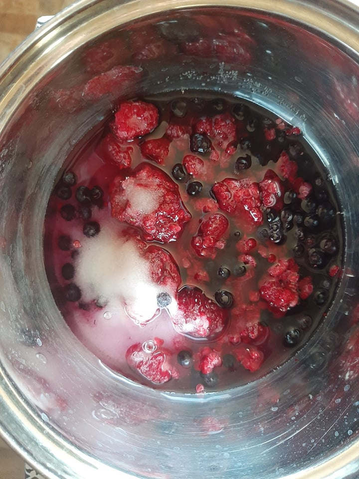 Cheesecake cu fructe de padure