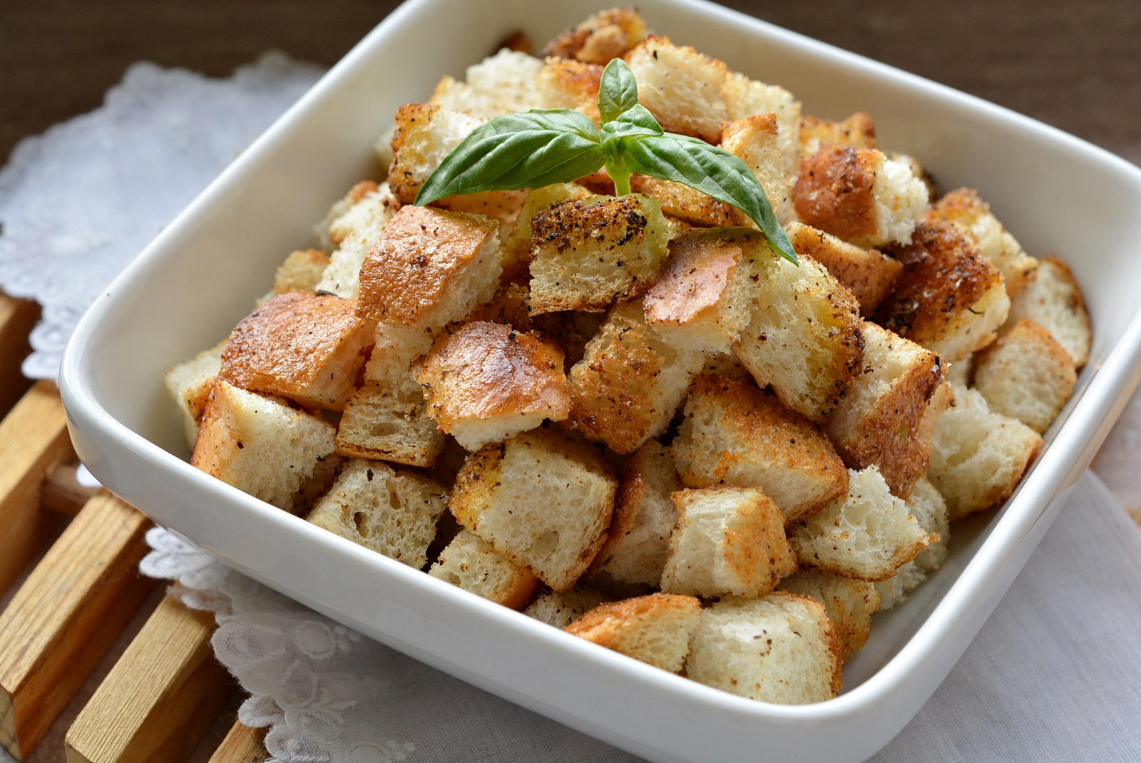 Crutoane rapide la tigaie