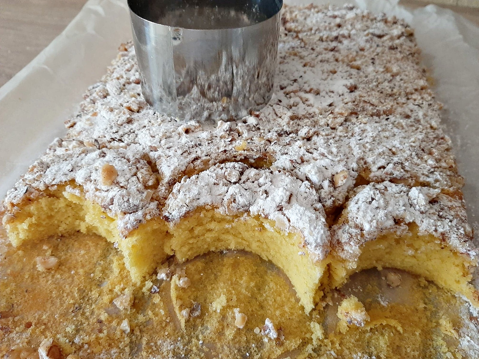 Prajitura Semiluna cu nuca si vanilie. Prajitura copilariei, ieftina si usor de facut