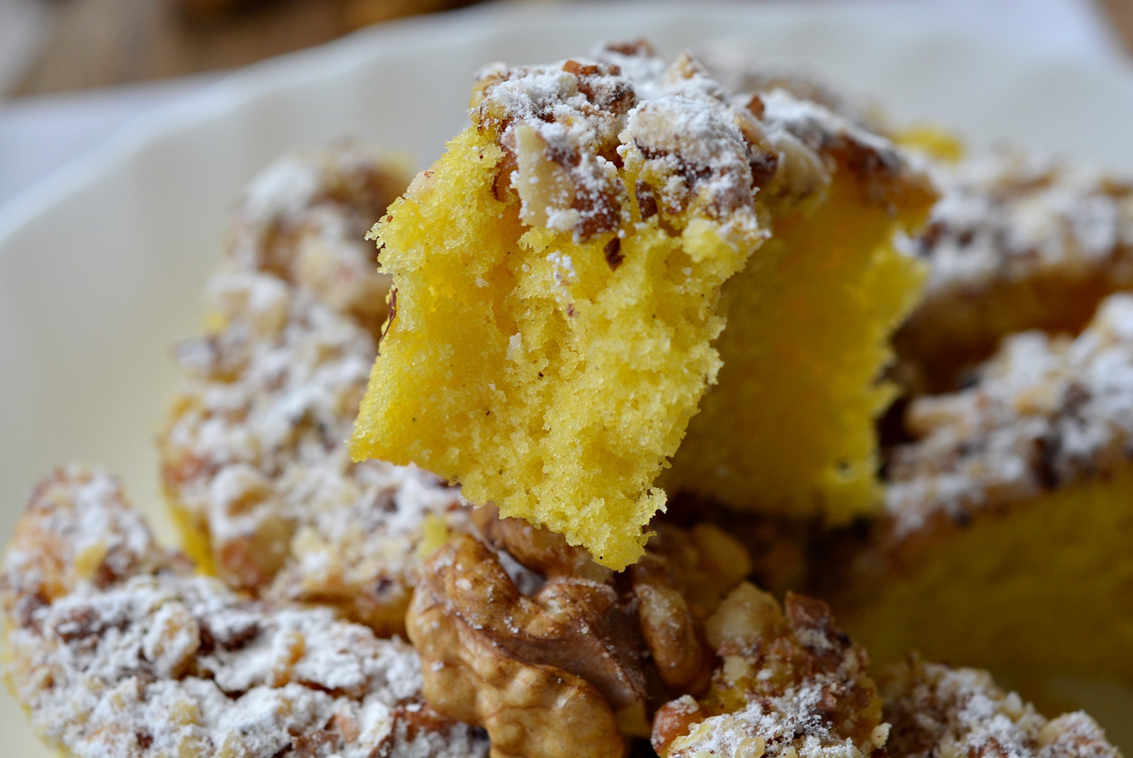 Prajitura Semiluna cu nuca si vanilie. Prajitura copilariei, ieftina si usor de facut