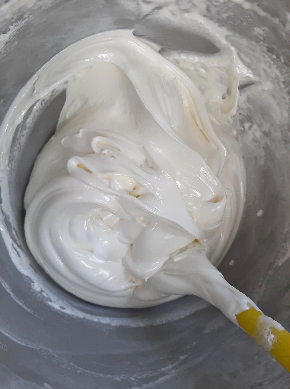 Nuga de casa. Reteta de desert cu gust de copilarie