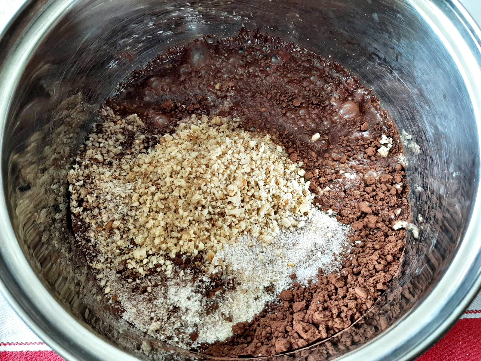 Melcisori de post cu nuca si cacao insiropati - reteta simpla si usoara