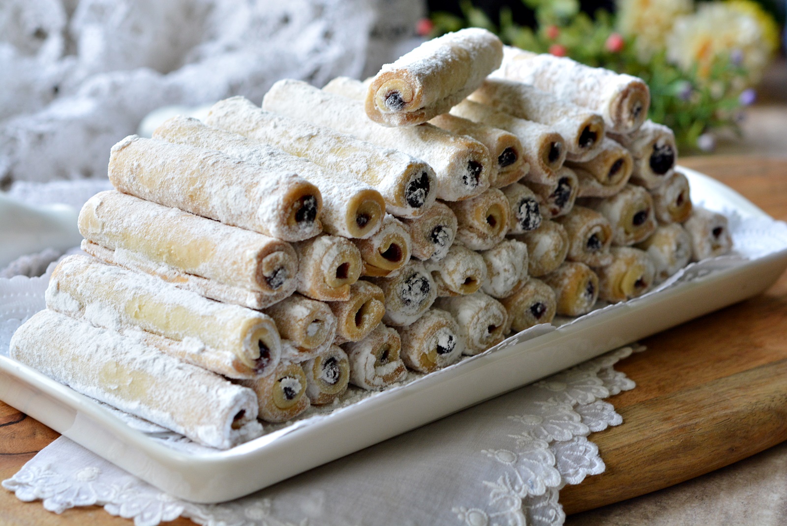 Cornulete tigarete. Reteta de cornulete fragede cu untura si magiun