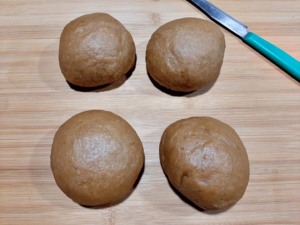 Foi cu miere si crema de ness cu nuci - reteta delicioasa si usor de preparat