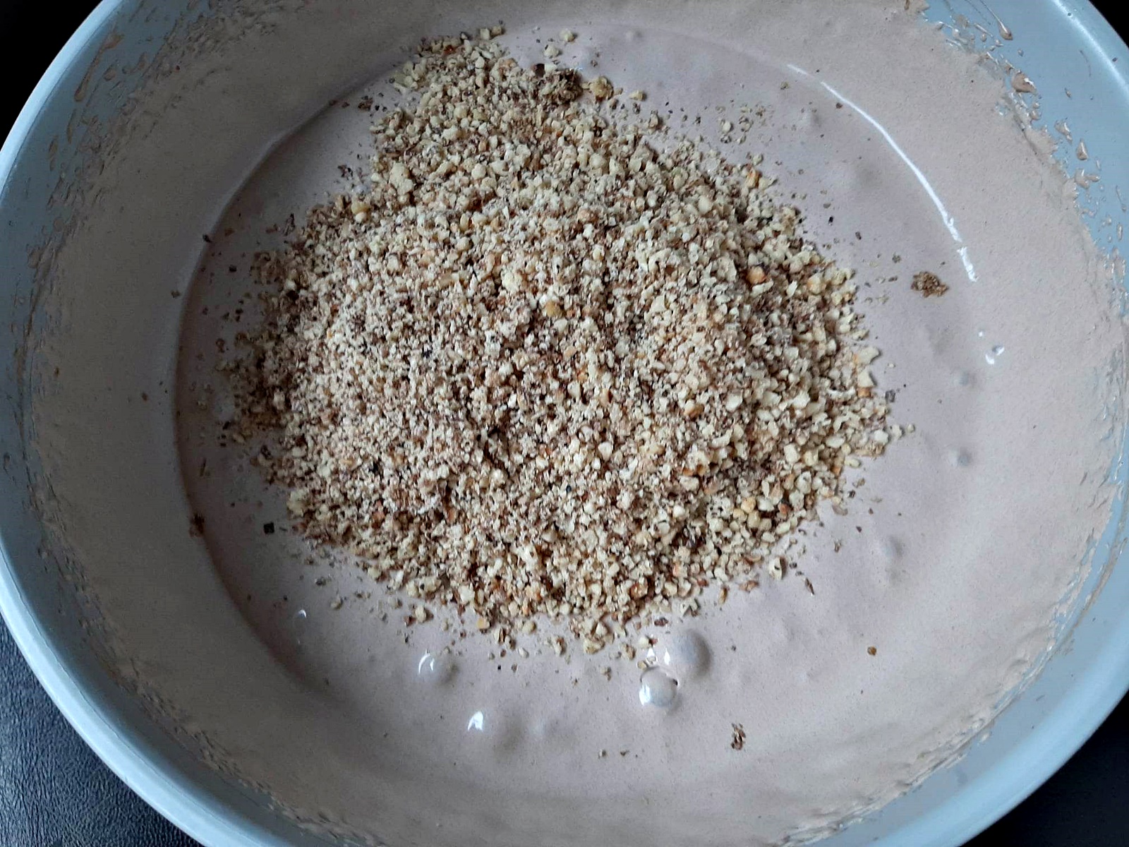 Foi cu miere si crema de ness cu nuci - reteta delicioasa si usor de preparat