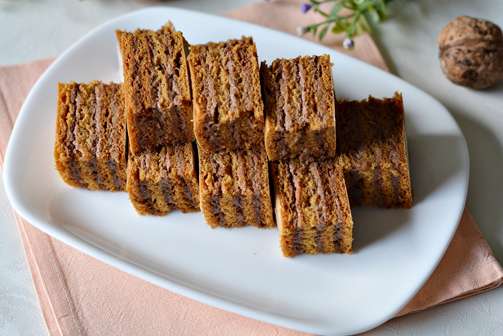 Foi cu miere si crema de ness cu nuci - reteta delicioasa si usor de preparat