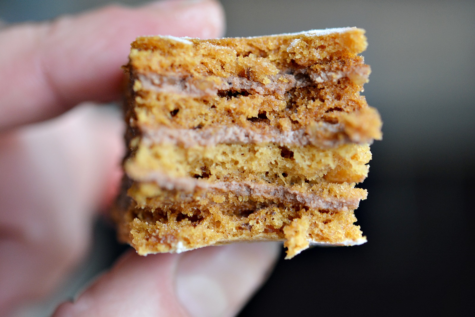 Foi cu miere si crema de ness cu nuci - reteta delicioasa si usor de preparat