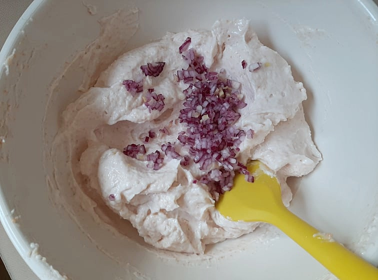 Salata de icre. Reteta simpla si delicioasa explicata pas cu pas