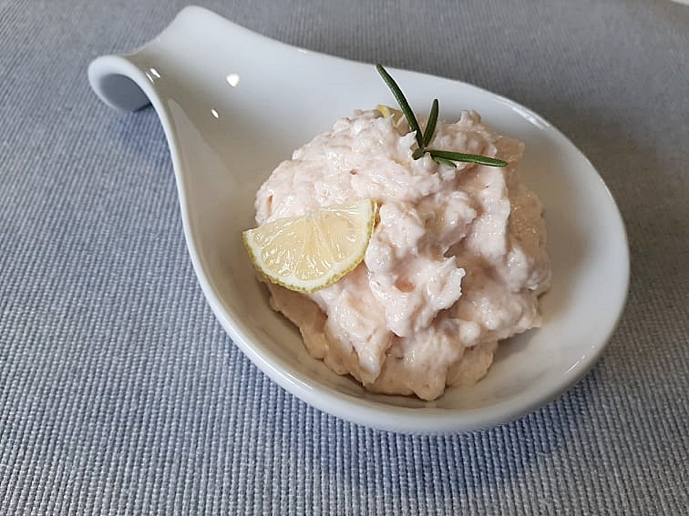 Salata de icre. Reteta simpla si delicioasa explicata pas cu pas