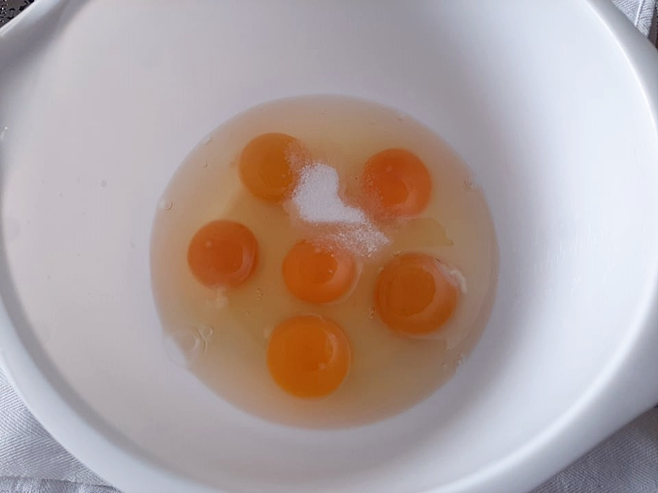 Taitei de casa. Reteta traditionala, simpla si gustoasa