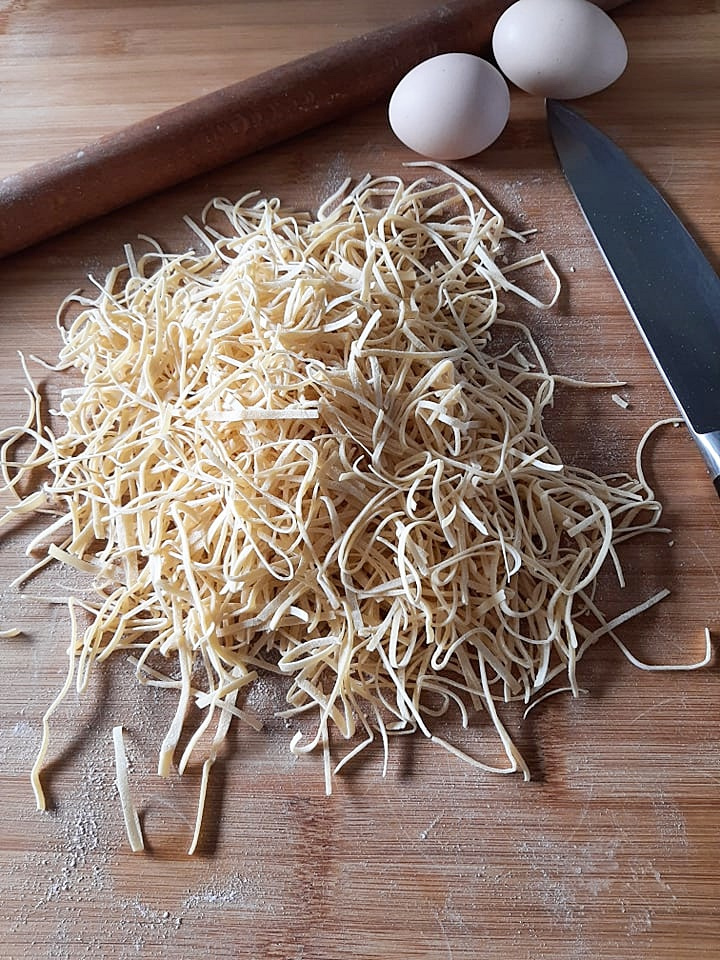 Taitei de casa. Reteta traditionala, simpla si gustoasa