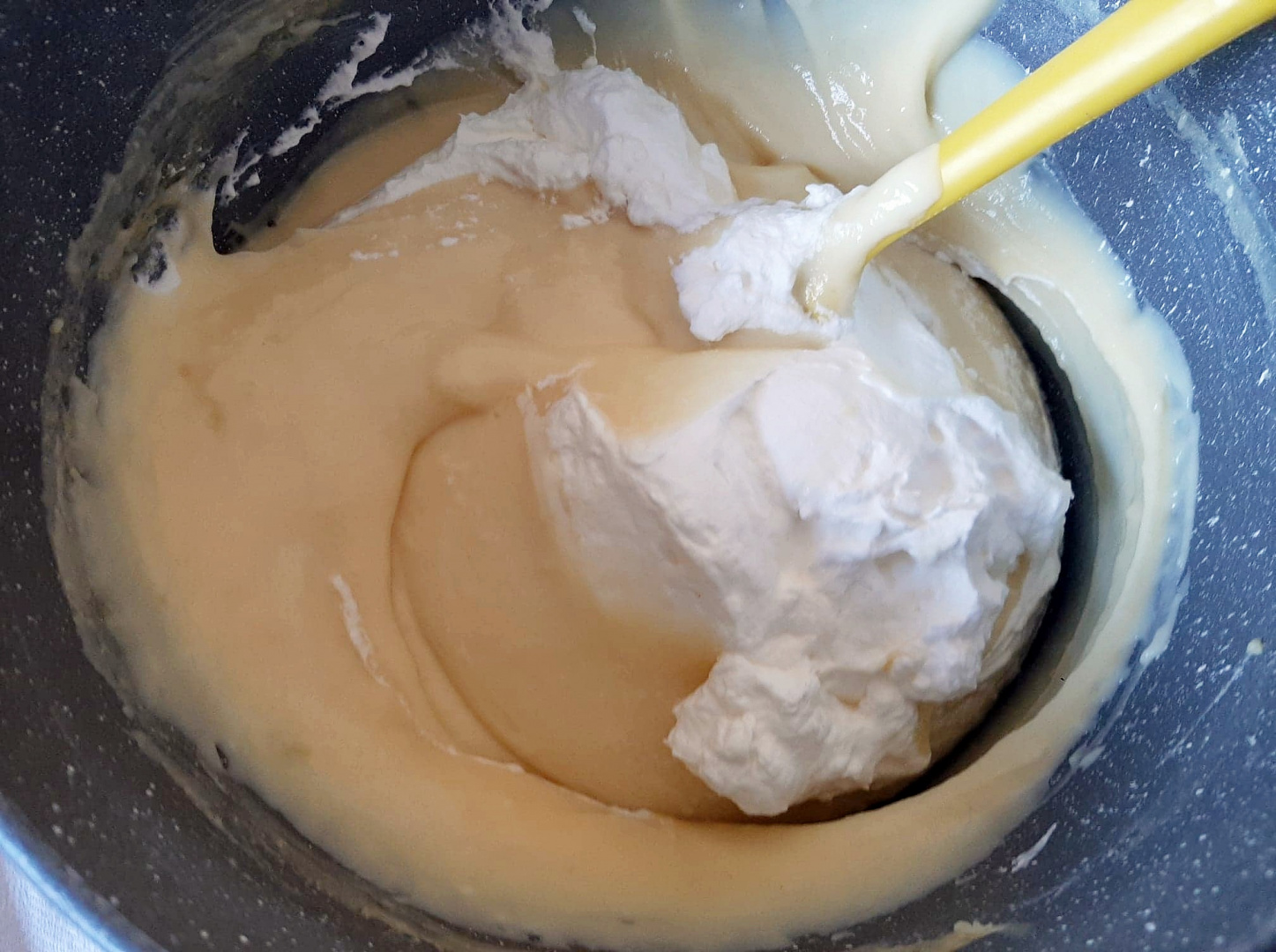 Prajitura ecler la tava