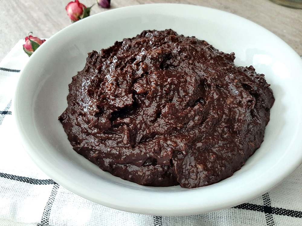 Crema economica cu nuca si cacao. Reteta fara oua, unt sau lapte, usor de facut si delicioasa