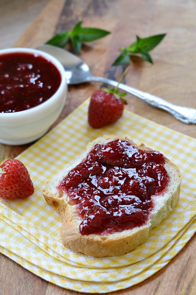 Gem de capsuni - cea mai simpla reteta, fara conservanti