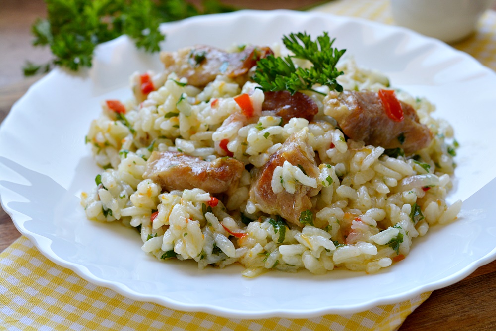 Orez cu carne de porc