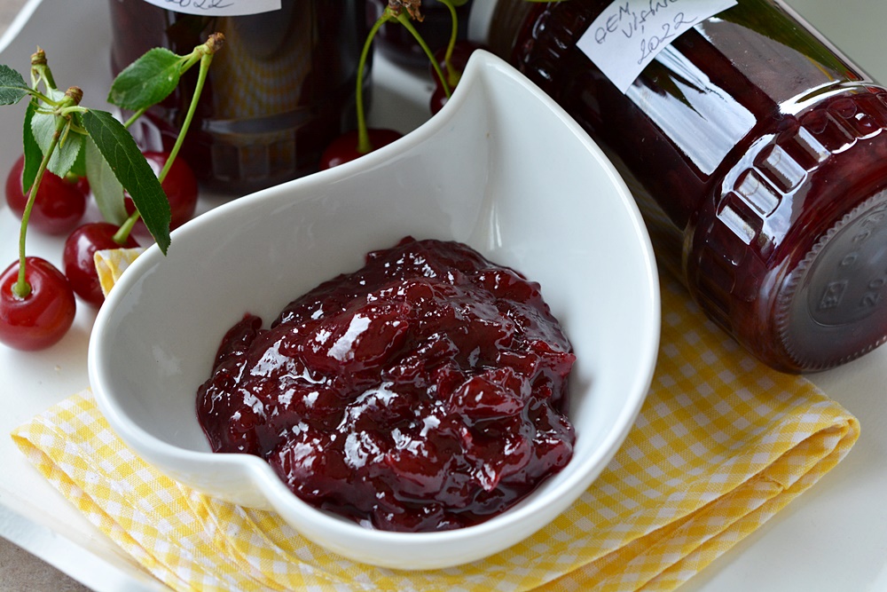 Gem de visine. Natural, aromat si foarte gustos