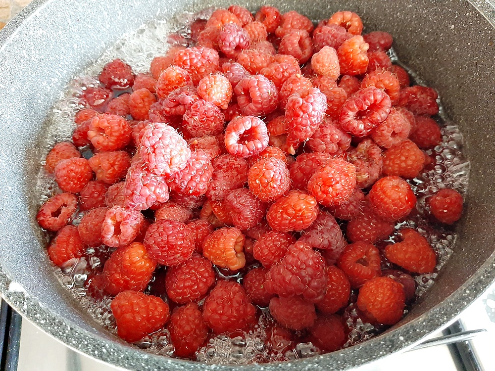 Dulceata de zmeura - reteta clasica, simpla si usor de preparat