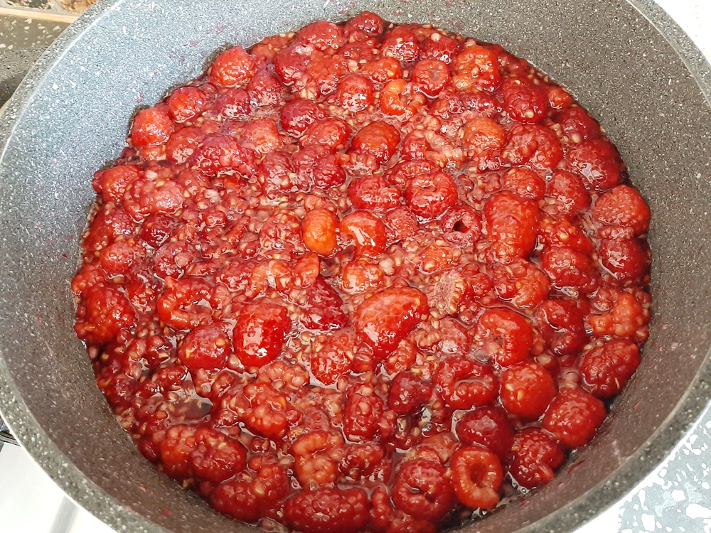 Dulceata de zmeura - reteta clasica, simpla si usor de preparat