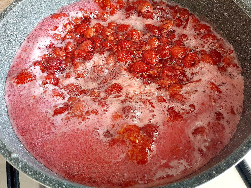 Dulceata de zmeura - reteta clasica, simpla si usor de preparat