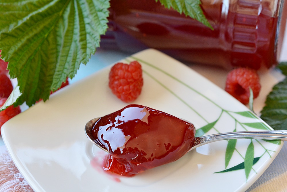 Jeleu de zmeura. Perfect pentru micul dejun, torturi si prajituri