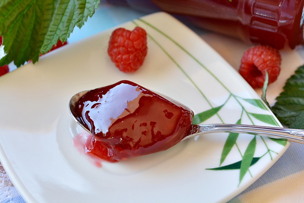 Jeleu de zmeura. Perfect pentru micul dejun, torturi si prajituri