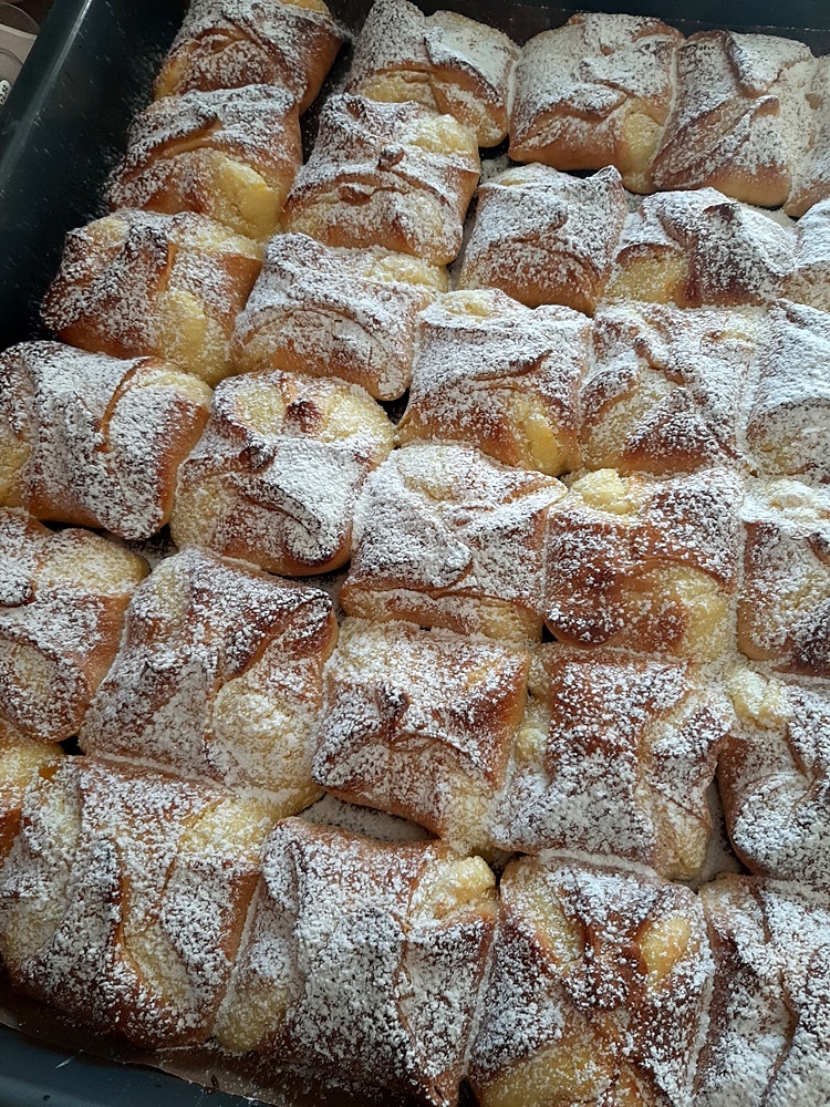 Branzoaice sau poale-n brau - reteta traditionala, simpla si gustoasa