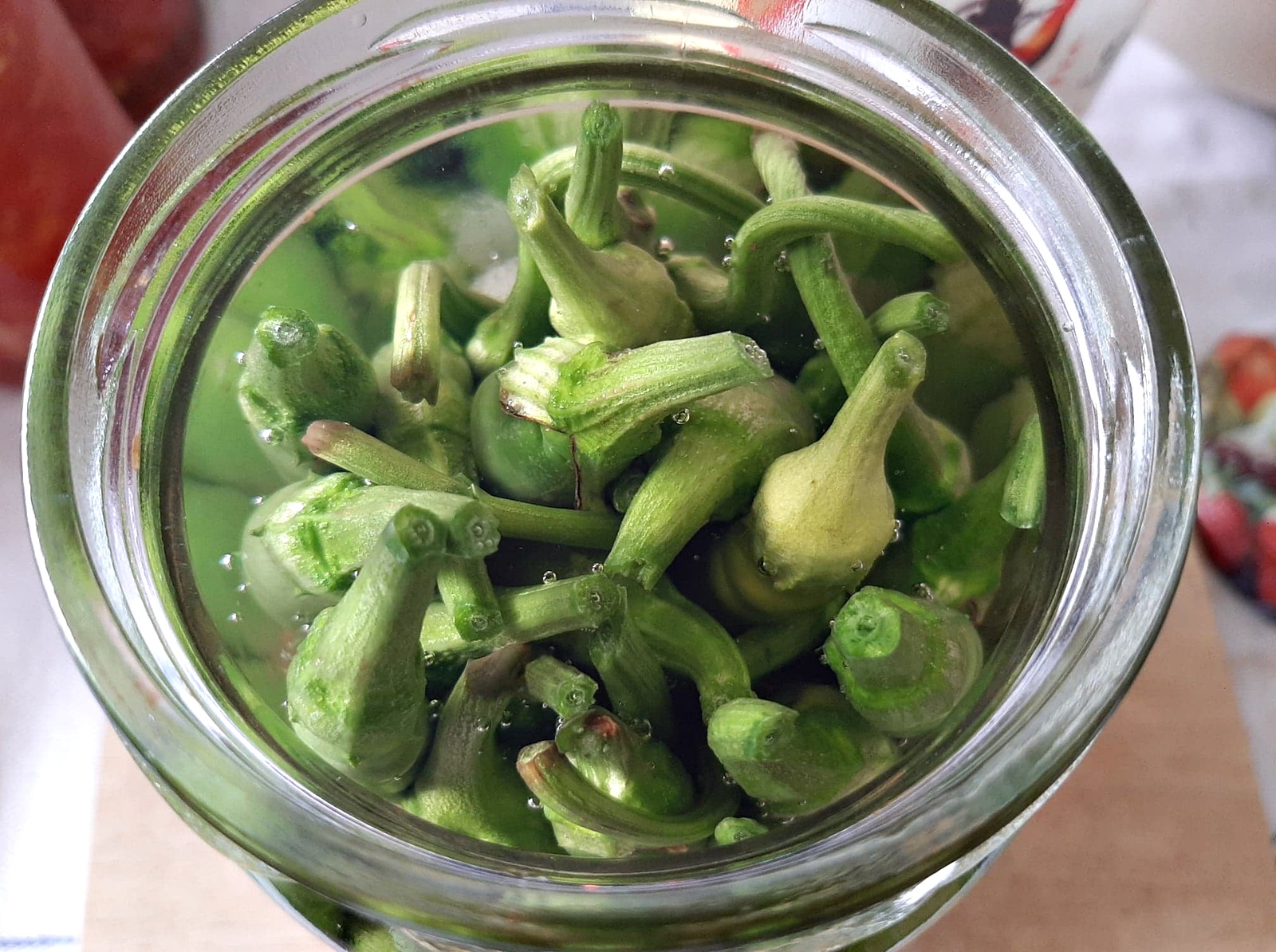 Ardei iuti la borcan