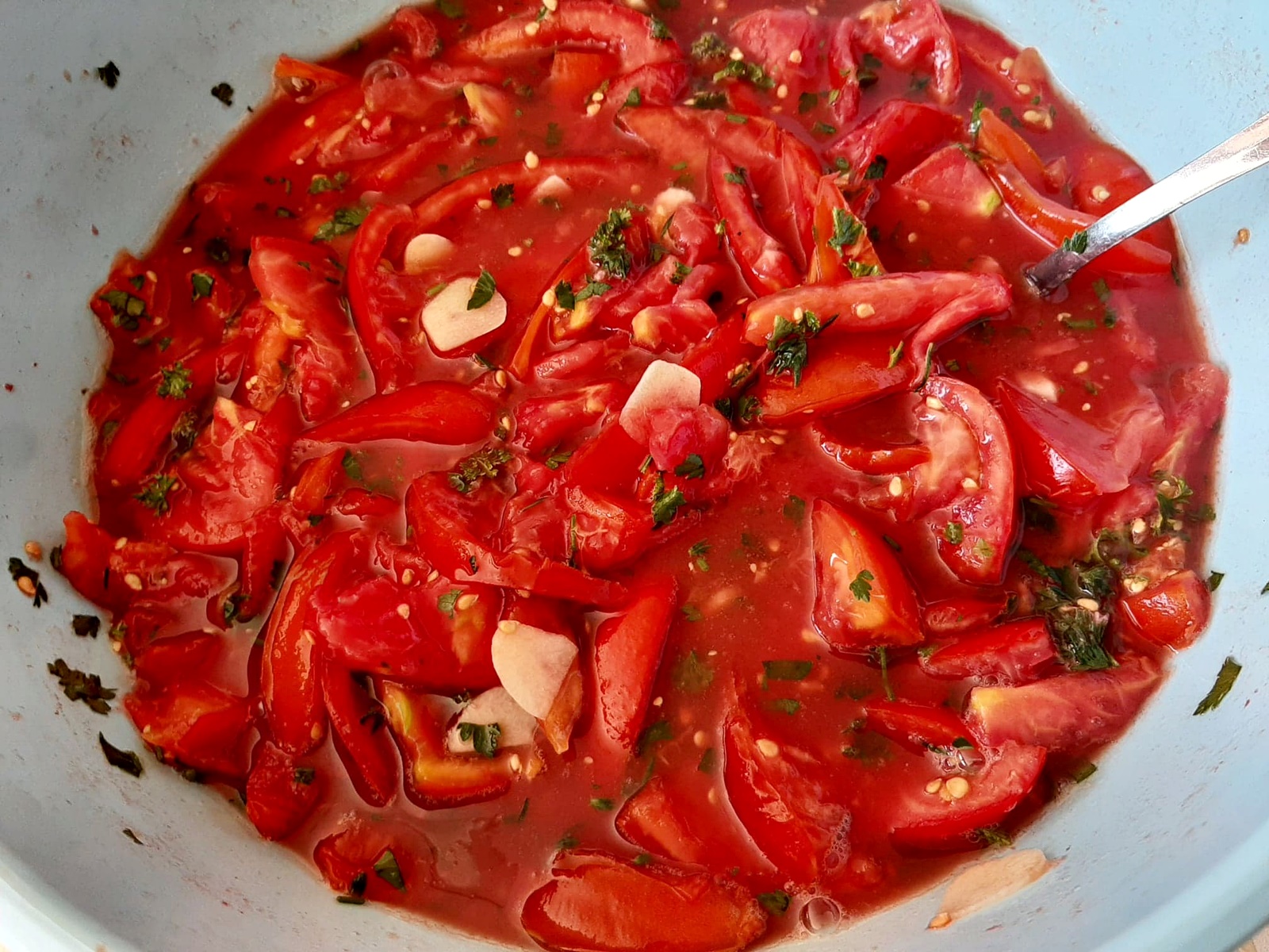 Vinete cu rosii si usturoi la borcan