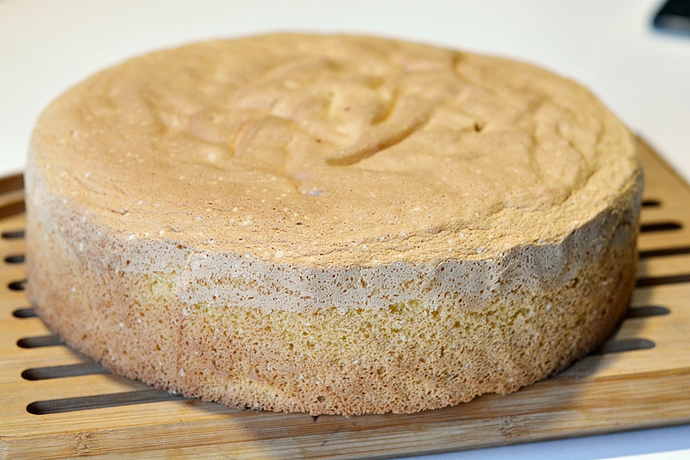 Reteta de blat de tort cu amidon. Fin, pufos si foarte gustos