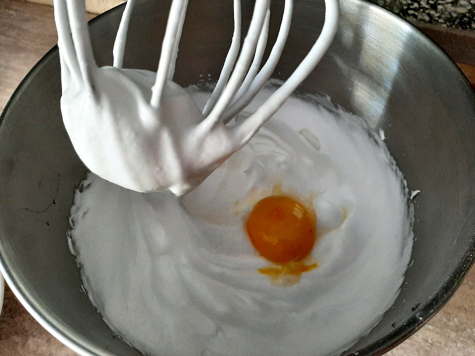 Reteta de blat de tort cu amidon. Fin, pufos si foarte gustos