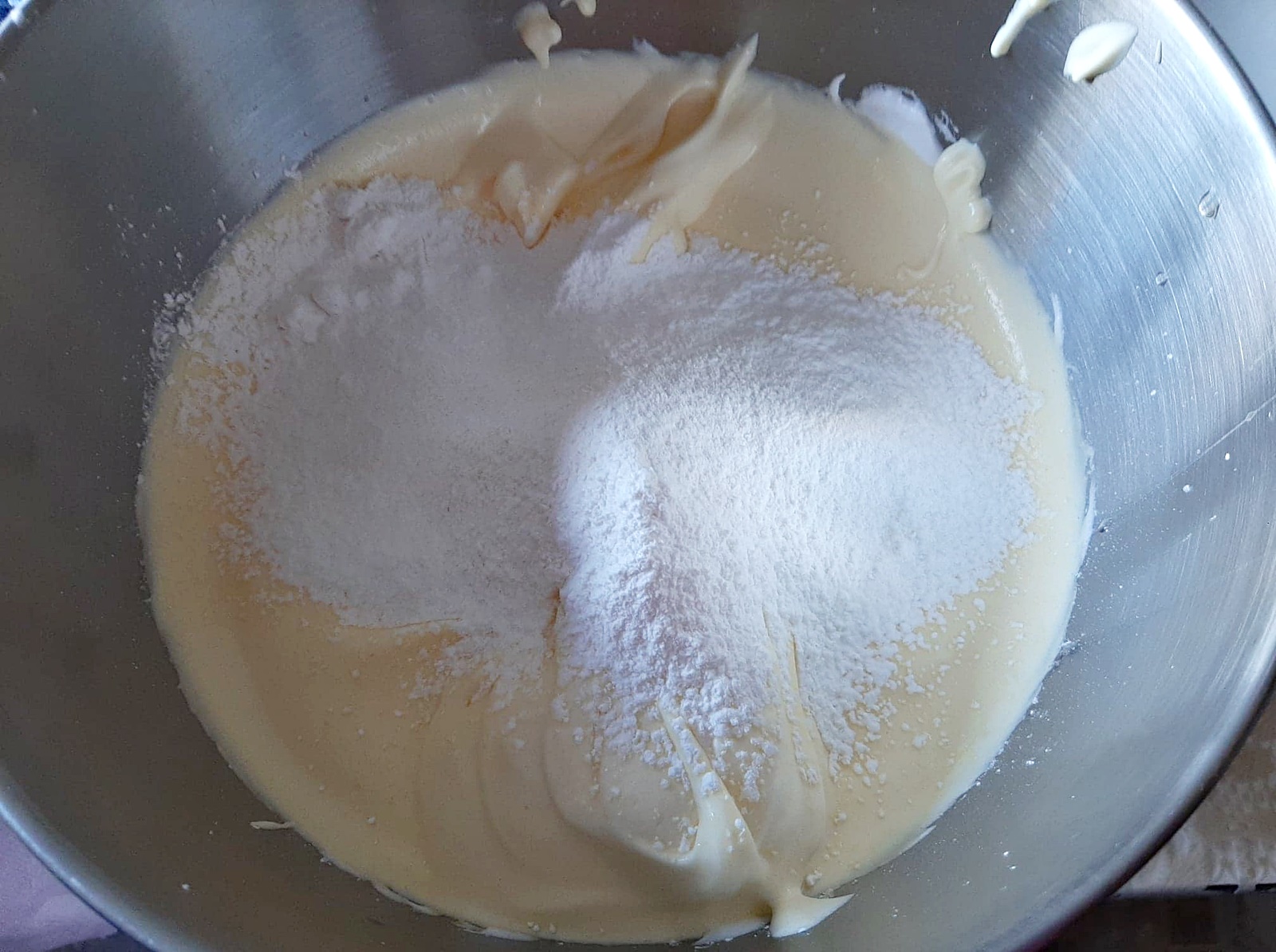 Reteta de blat de tort cu amidon. Fin, pufos si foarte gustos