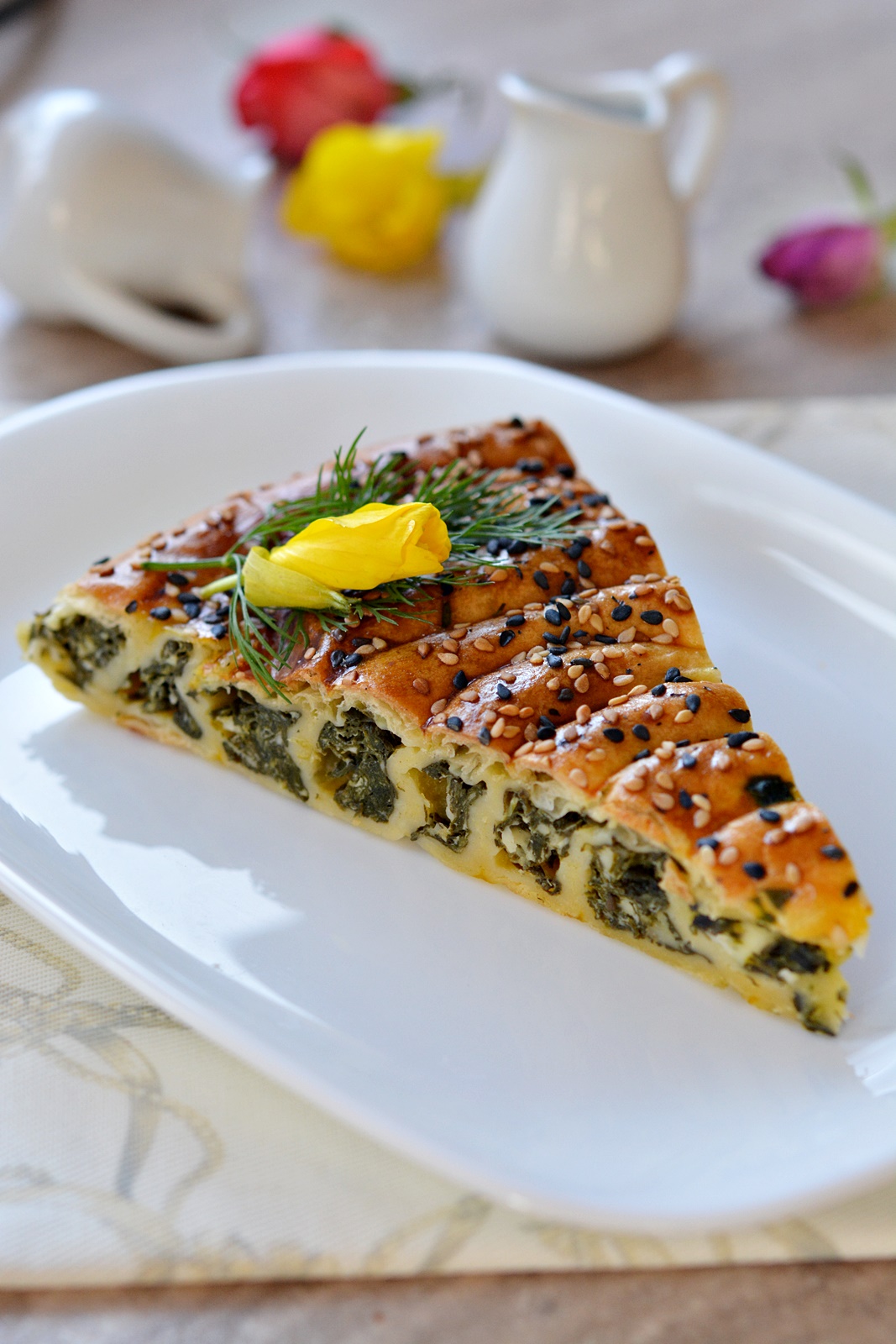 Placinta spirala cu spanac si branza in aluat foietaj