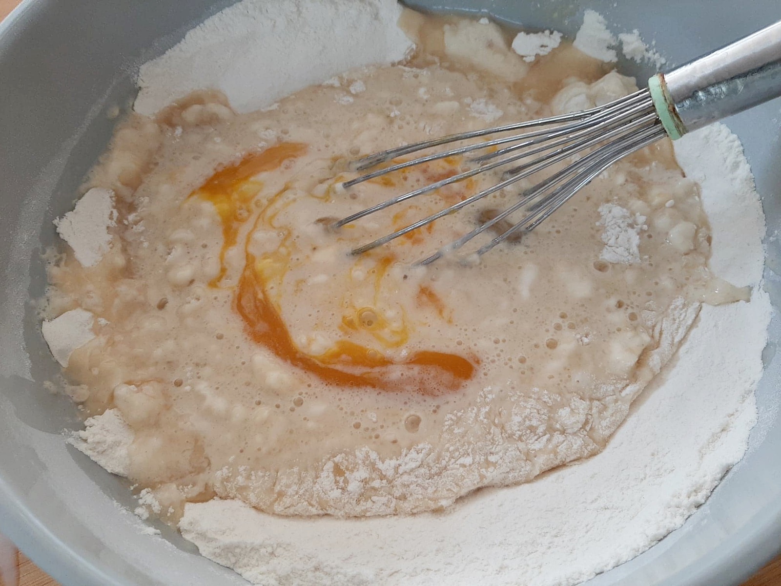 Savarine de casa. Reteta clasica de savarine din aluat dospit