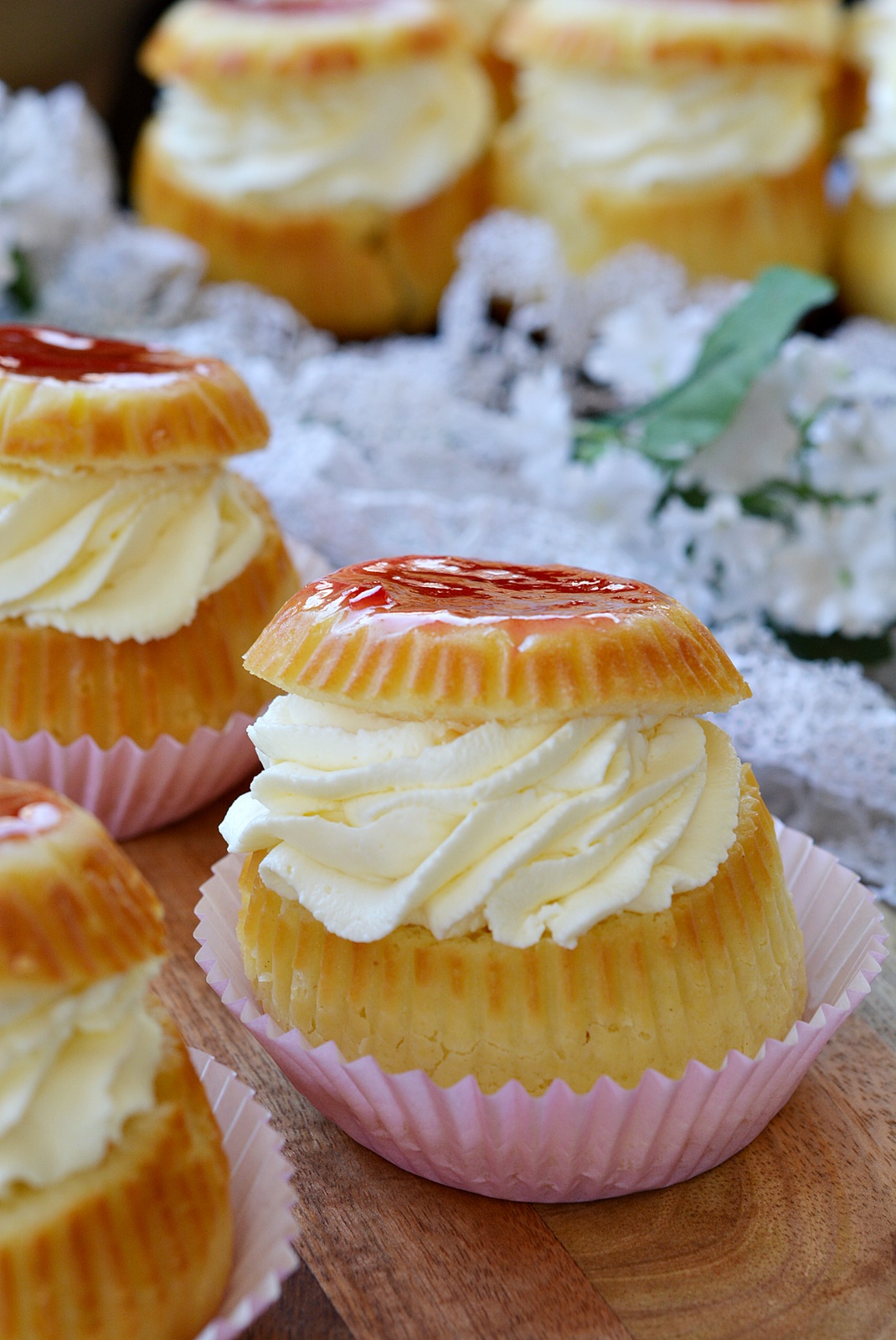 Savarine de casa. Reteta clasica de savarine din aluat dospit